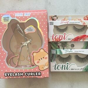 Pink Sky Kawaii Eyelash Curler & 2 Sets Of Lashes